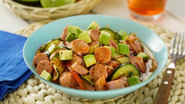 Receta f&aacute;cil de aguachile verde con salchicha