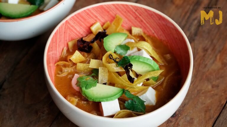 C&oacute;mo hacer sopa de tortilla mexicana