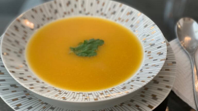 Deliciosa crema de zanahoria y papa: receta fácil y nutritiva
