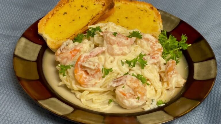Salsa Alfredo de Camarones: Receta Deliciosa y F&aacute;cil