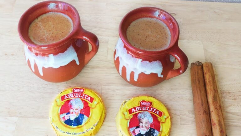 Receta f&aacute;cil de champurrado con Chocolate Abuelita