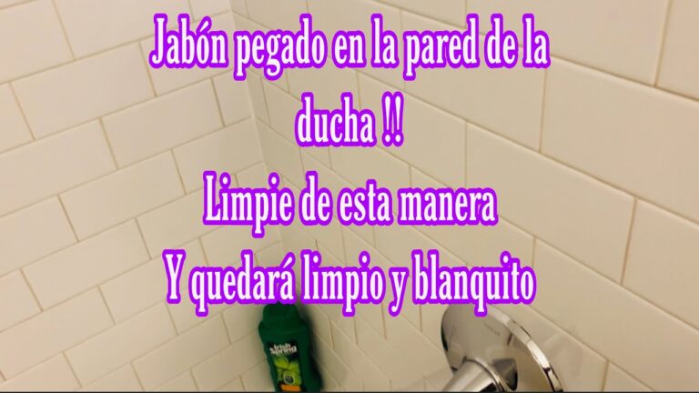 C&oacute;mo quitar jab&oacute;n pegado de azulejos del ba&ntilde;o