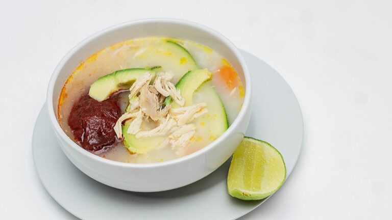 Ingredientes Esenciales para un Caldo Xochitl Perfecto