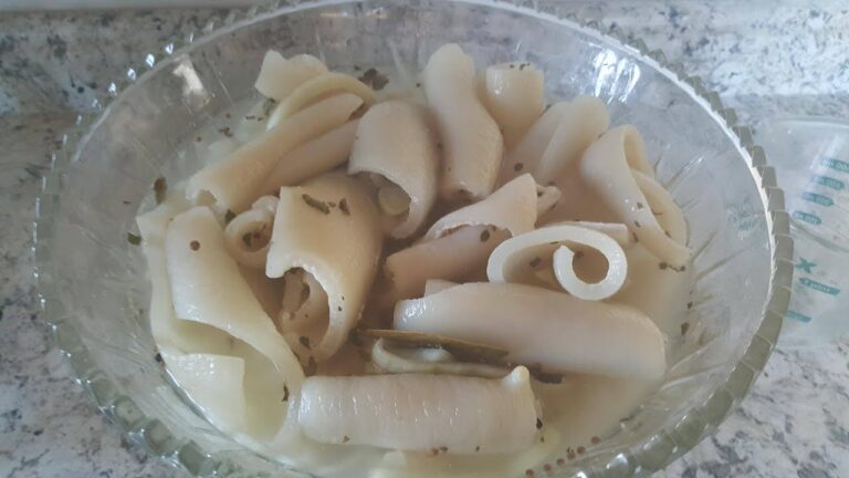 El proceso de elaboraci&oacute;n de los cueritos de puerco
