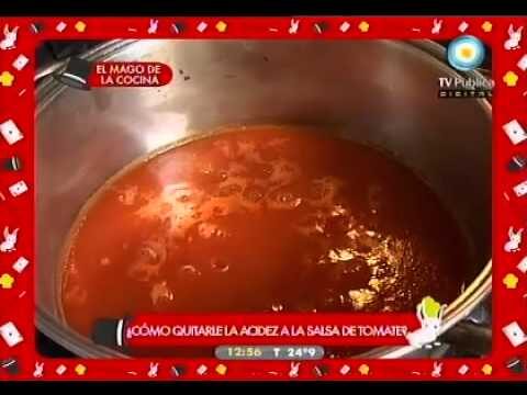 Cómo eliminar la acidez de la salsa de tomate