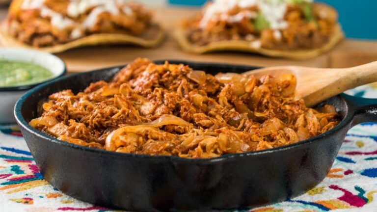 Deliciosos ingredientes para preparar tinga de pollo